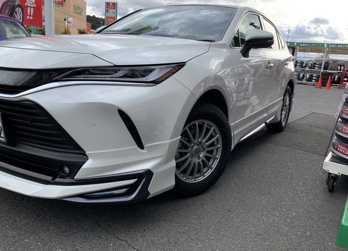 ワン 80ハリアー Z Lp フルエアロ インチダウンすると車高の違いは感じますか