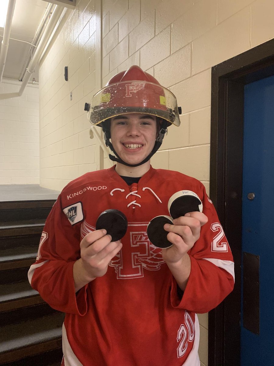 lightchaleur's tweet photo. Brendan MacRitchie gets his 1st, 2nd AND 3rd Jr A goals tonight in a big 5-4 win against the Timberwolves tonight in Miramichi! https://t.co/3sbkQN8pOD