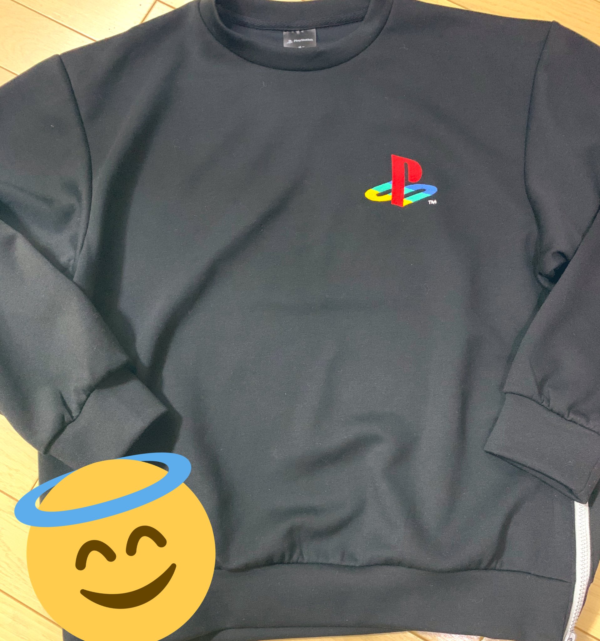 Maaahooo 友達に便乗してなんでかguのプレステトレーナー買った プレステ持ってないんだが キラキラ女子気取ってたのに一気にオタク爆誕 笑 T Co Ry8l90hft6 Twitter