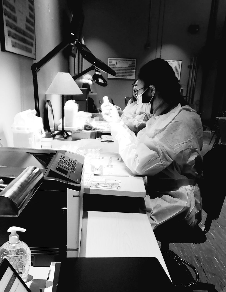 More than 1500 doses of #COVID19Vaccine prepared by Team <a href="/UhnPharmacy/">UHN Pharmacy Department</a> <a href="/UHN/">University Health Network</a> in the first week! Kudos to all who made this happen. 💉💪🦠