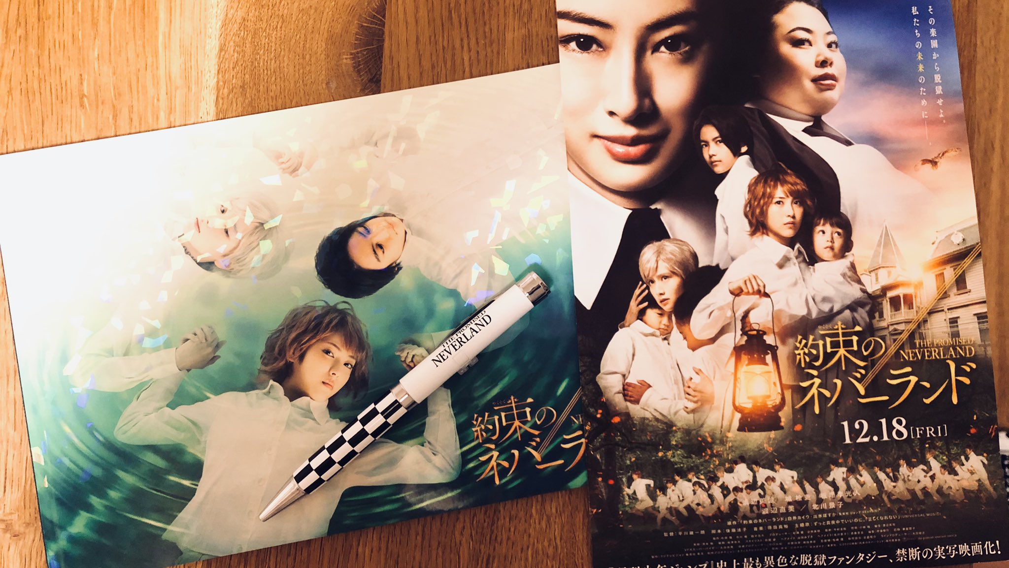 Twitter 上的 ねーやん 漫画 アニメ推し活 映画約ネバみた 初日に早速見てきましたー 約ネバを映画館で見れた感動っ 映画作ってくれたみなさんに感謝の気持ちです オリジナルシーンもあり また新しい作品を楽しめました これからミネルヴァの