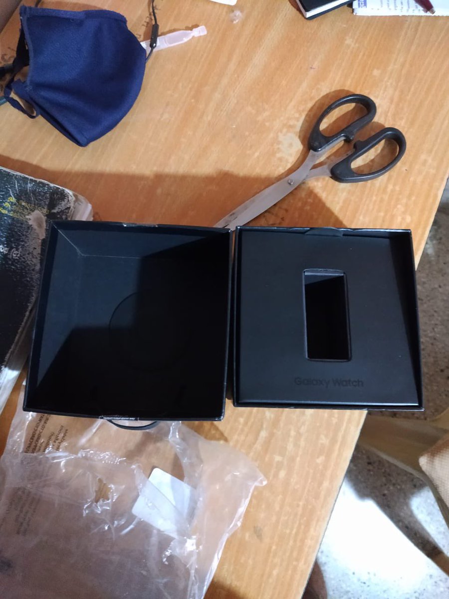 veeresh_hgowda's tweet image. Ordered an Android watch from myntra and got an empty box @myntra @MyntraSupport