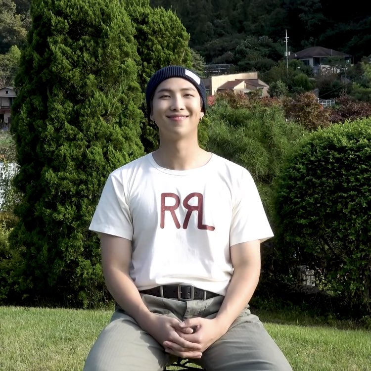 kaosnya namjoon beli dimana