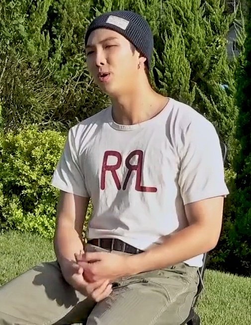 kaosnya namjoon beli dimana