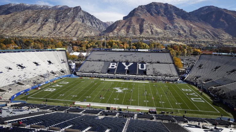 HickmanBraxton's tweet photo. Proud to announce that I’ve receive a PWO from ⁦@BYUfootball⁩ Grateful for the chance to be able to talk to ⁦@coachtuiaki⁩ and all of the people who have gotten me to this point!! https://t.co/aT5L0T37Yd