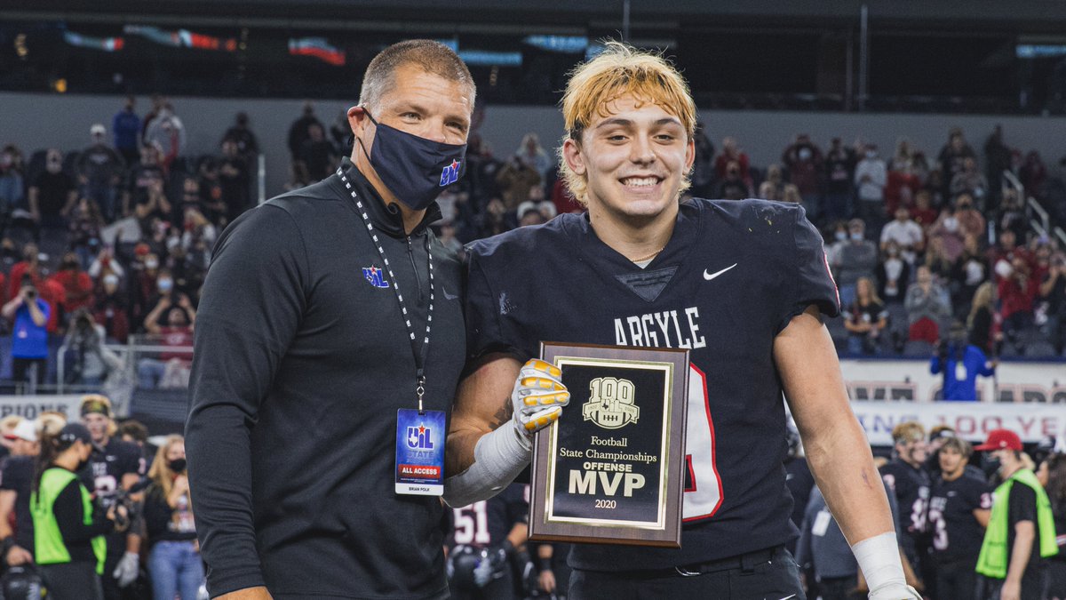uiltexas's tweet photo. Congratulations to @argylegridiron on their 2nd #UILState Football Championship! 

Tito Byce (Argyle) named Offensive MVP with 152 rush yds, and 4 TDs.

Zach Stewart (Argyle) named Defensive MVP with 6.5 tackles, and 1 PBU. https://t.co/0wTBUt21EB