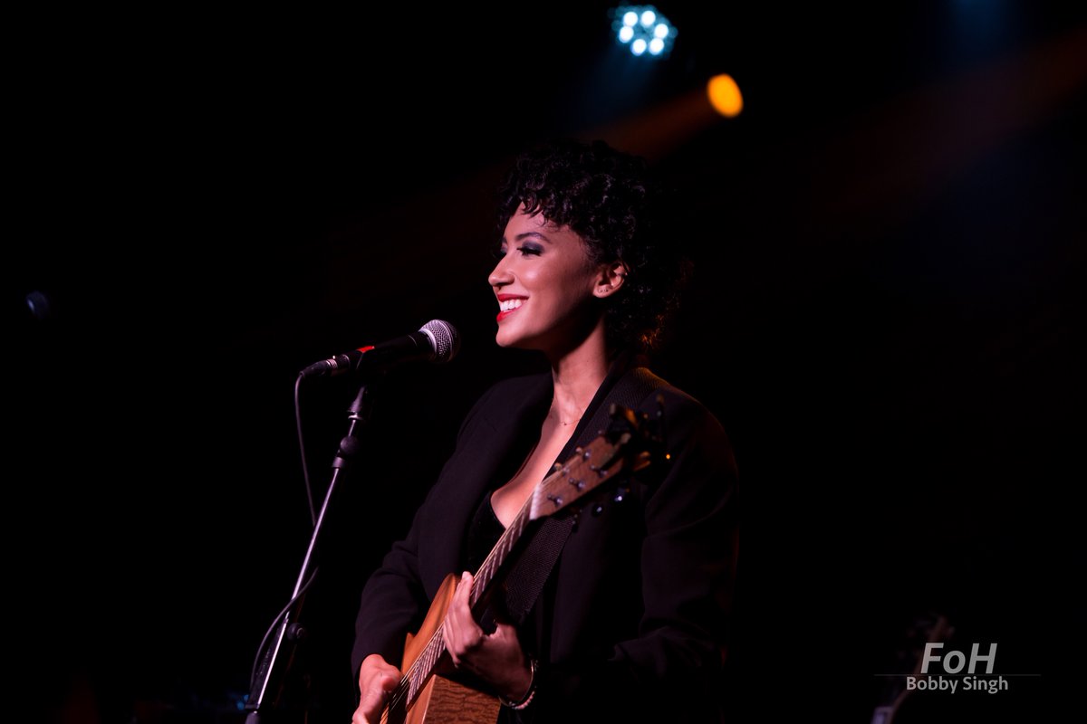 But these great shots by  @FOHPhoto from her stop at The Drake Hotel in Toronto tho!