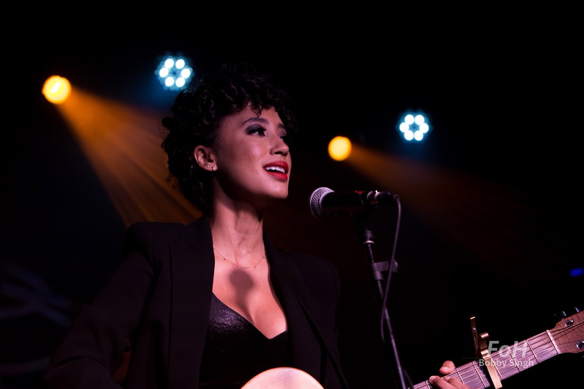 But these great shots by  @FOHPhoto from her stop at The Drake Hotel in Toronto tho!