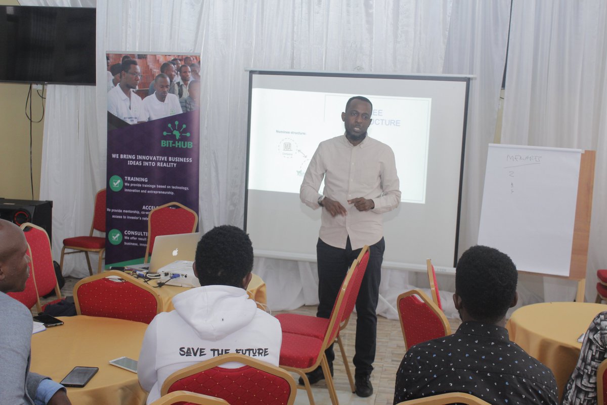 alipoki's tweet photo. Morning session almost done by @SalumAwadh 

Wengi Equity Crowdfunding Road Show in Mbeya City
 
@bithubtz
 
@capitalssc
 
@wengi_tz
 
#MbeyaStartup
#MbeyaStartUpEcosystem https://t.co/3UaBxgFGvY