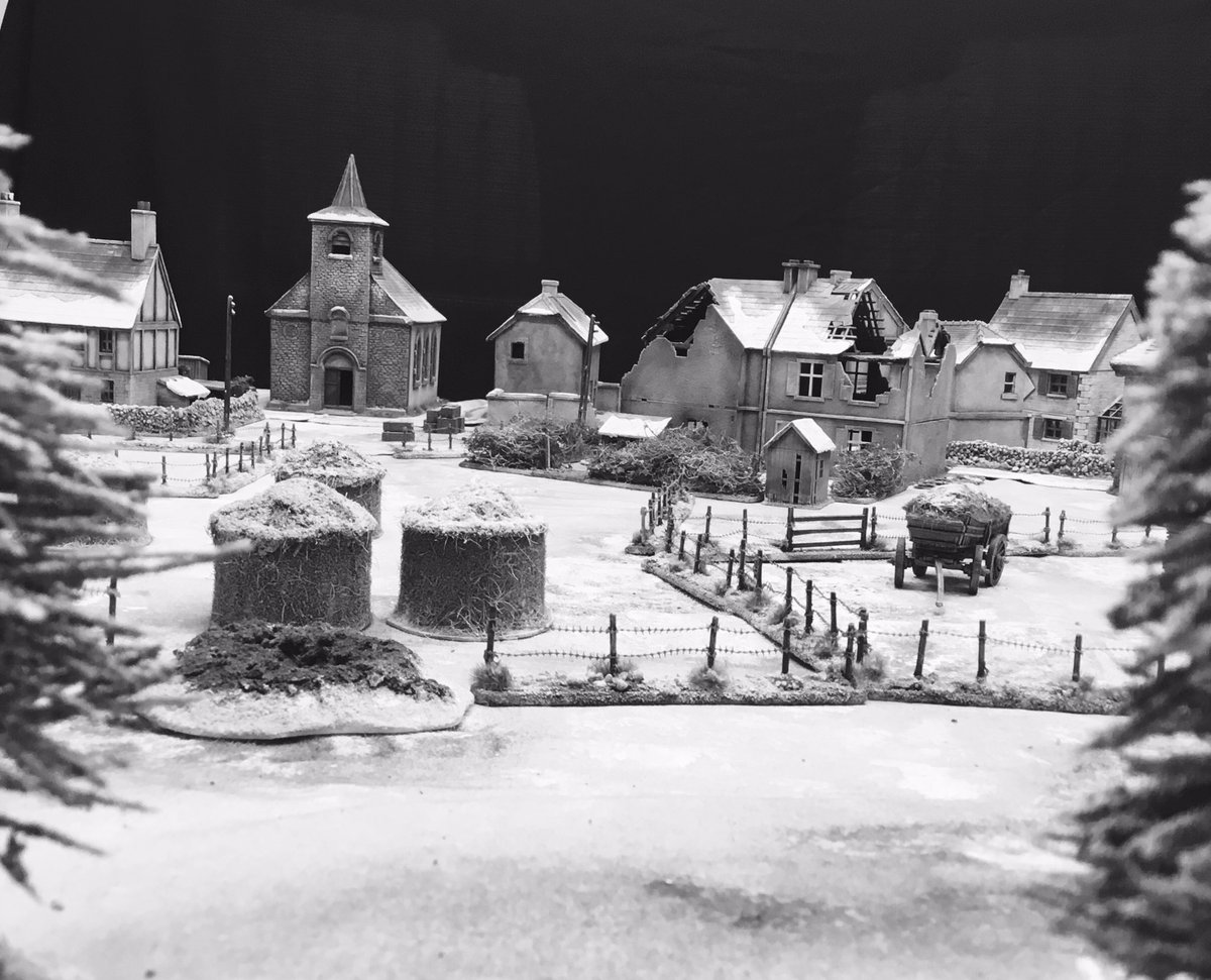 AdeDeacon's tweet photo. @Roll_a_one @WoodlandScenics .....and this one was our Foy game at #OML6 https://t.co/1Jvobuh7Jq