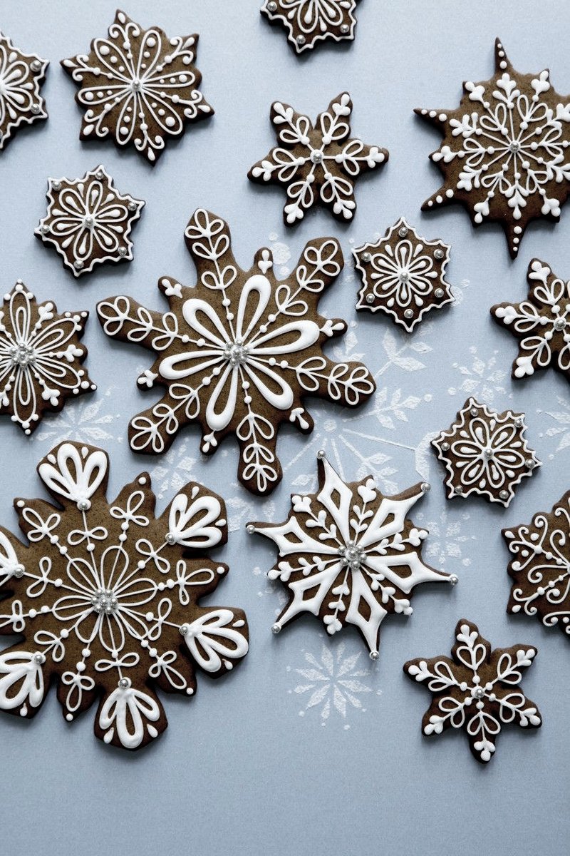 Since it's almost Christmas and we all love Chris...Chris Evans as Christmas cookies - a very sweet festive thread 