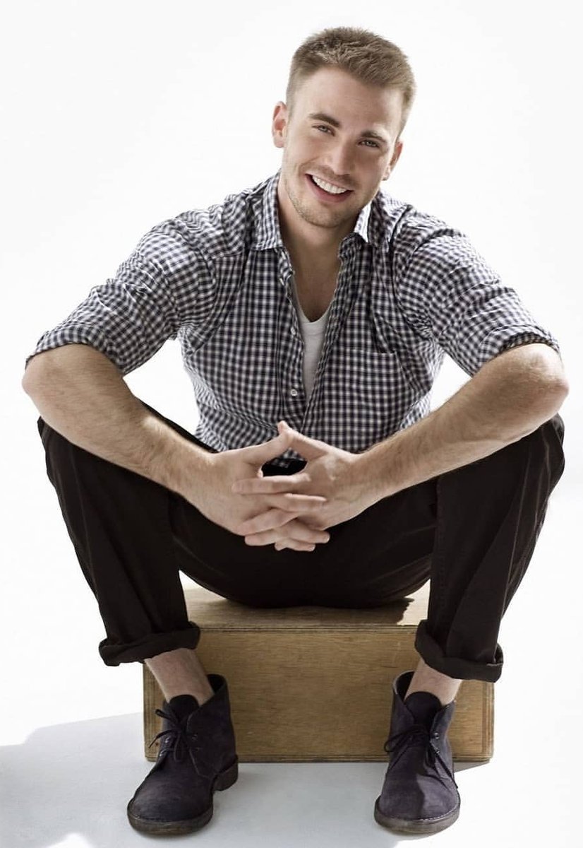 Since it's almost Christmas and we all love Chris...Chris Evans as Christmas cookies - a very sweet festive thread 