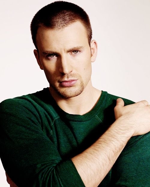 Since it's almost Christmas and we all love Chris...Chris Evans as Christmas cookies - a very sweet festive thread 