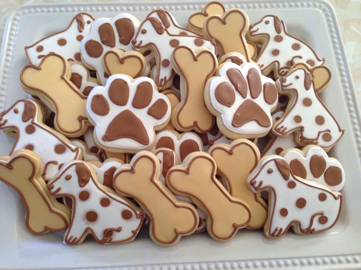 I know these aren't Christmas cookies, but can you imagine Christmas Chris thread without Dodger?