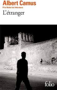 "Aujourd’hui, maman est morte. Ou peut-être hier, je ne sais pas." Vous connaissez l’incipit célèbre de "l’Etranger" de Camus ? Mais saviez-vous que les grands noms de la critique (Sartre, Balibar, Barthes) se sont écharpés sur l’interprétation de ce style ? Petit fil 