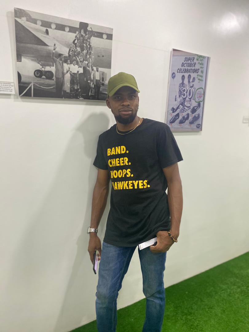 potam1304__'s tweet photo. The last frame is dedicated to @OluwaJayBoss. Forever #RestInPowerShola 🧡 

#LightEmUpAbuja https://t.co/Bf0YCu0Hn7