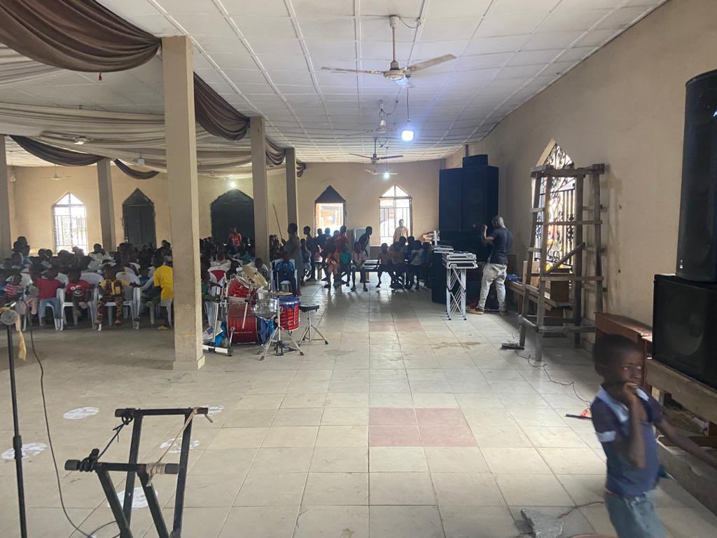 EatDrinkLagos's tweet photo. .@feedlagos Christmas drive today! https://t.co/D03SbUZ0jl