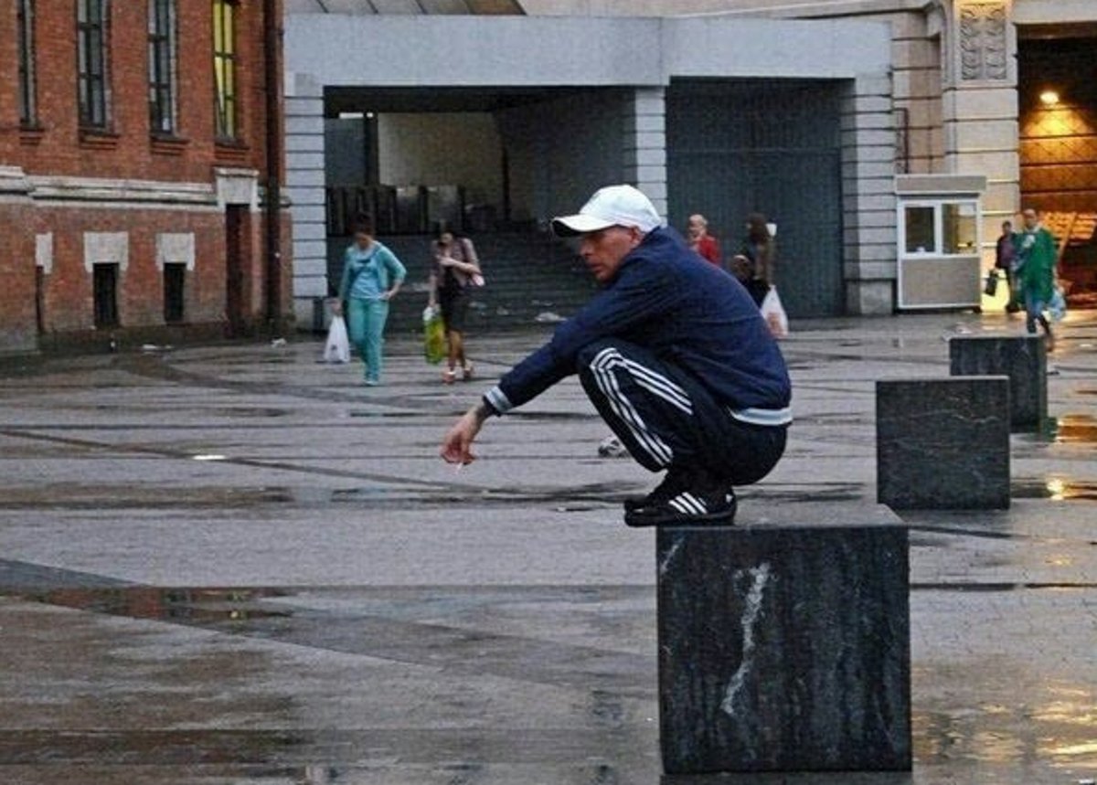 Russia's deputy ambassador to the UN  @Dpol_un demonstrates why the stripes on Adidas shoes are angled