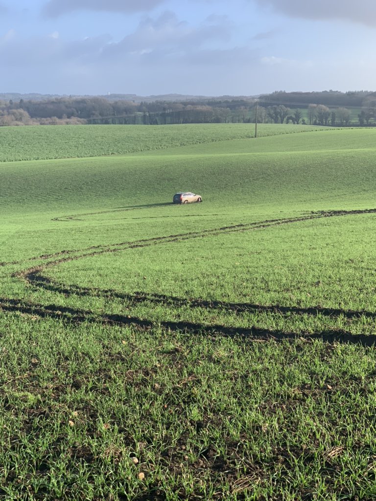 rozbreizh56's tweet image. Et voilà comment un c.....d vient saccager ton boulot 😡😤 Direction gendarmerie !
J’en peux plus de ce manque de respect 😰