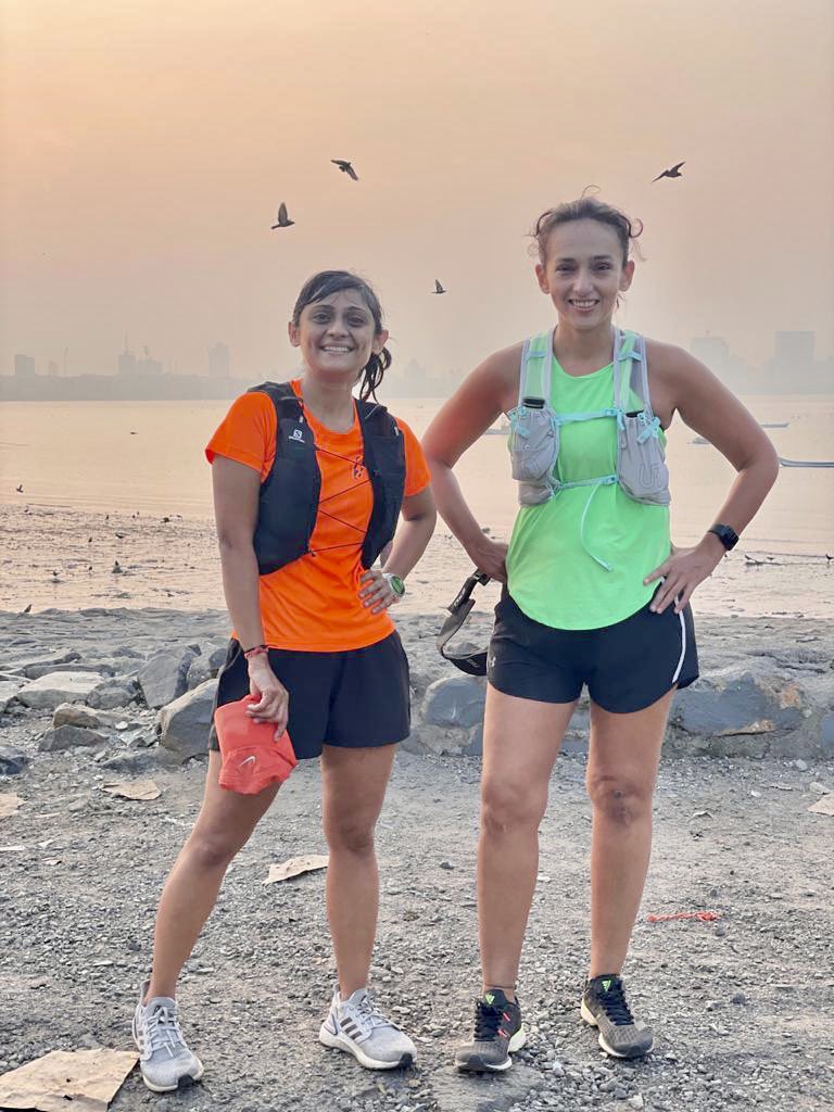 pribhatt29's tweet photo. There is a little of Wonder Woman in all of us!
A joyful long run 35km with my best running partner @ShibaniGharat 😁🙌🏻
We just love chatting, eating and drinking in long runs!
#RunnersLife #RunnerGirls #UltraGirl #RunningIsLove #TrainHard #LongDistanceRun #Endurance #FitWithPB https://t.co/kVMrdLAYvL