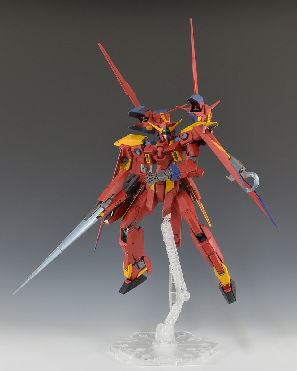 プラ用びんの会 Mgダークハウンド カスタム その１ 1 100スケール 作者 しろくま Srkm さん Mgガンダムage 2ダークハウンドの改造作品 マクロス７のあれオマージュですね 可変機ですしね 機体名はご本人に聞いてみてください