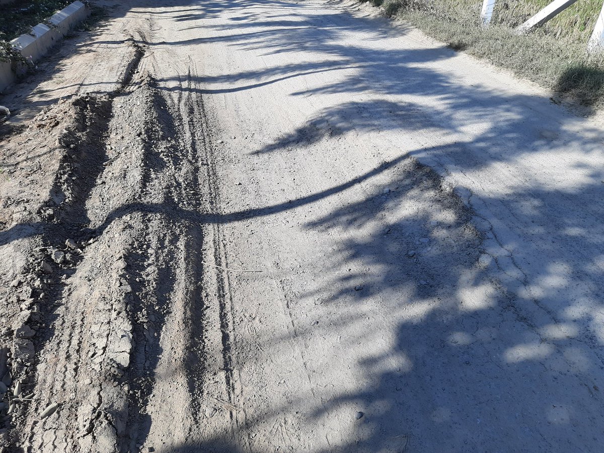 Manthri's tweet photo. @KTRTRS BT Road from Tellapur HUDA bypass to Vattinagulapally via Kasturba girl hostel.
Pending since 2018
Requested help from local authorities and MLA. Residents had accidents and health issues. Request your help to make us feel that we are also part of baangaruTelangana https://t.co/wARMWSDauF