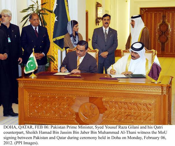 KasimGillani's tweet photo. Former PM Yusuf Raza Gillani 
visited Qatar in 2012 to sign multiple MOU’s including an import agreement of 500 million cubic feet per day of LNG.  
@HinaRKhar https://t.co/8OxBzWivER