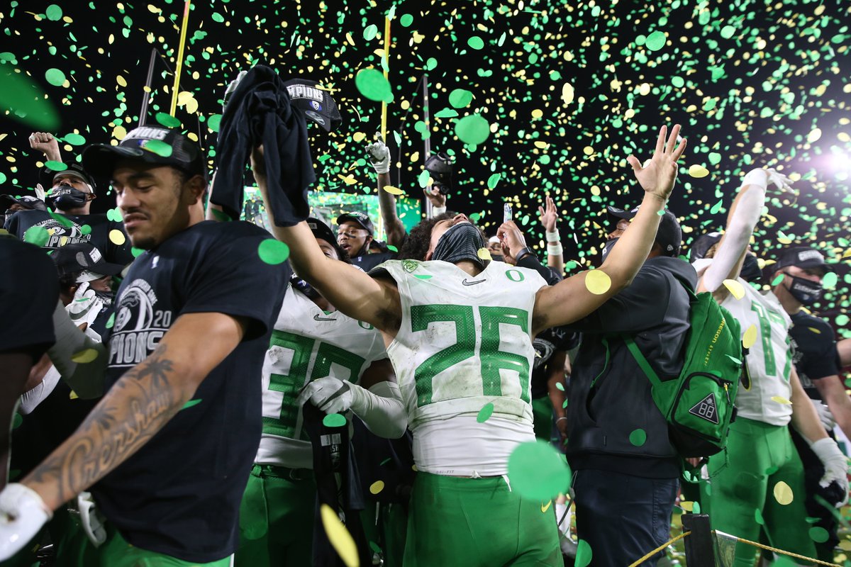 oregonfootball's tweet photo. That championship feeling.

#GoDucks x #Pac12Champs https://t.co/n8nMvaOskE