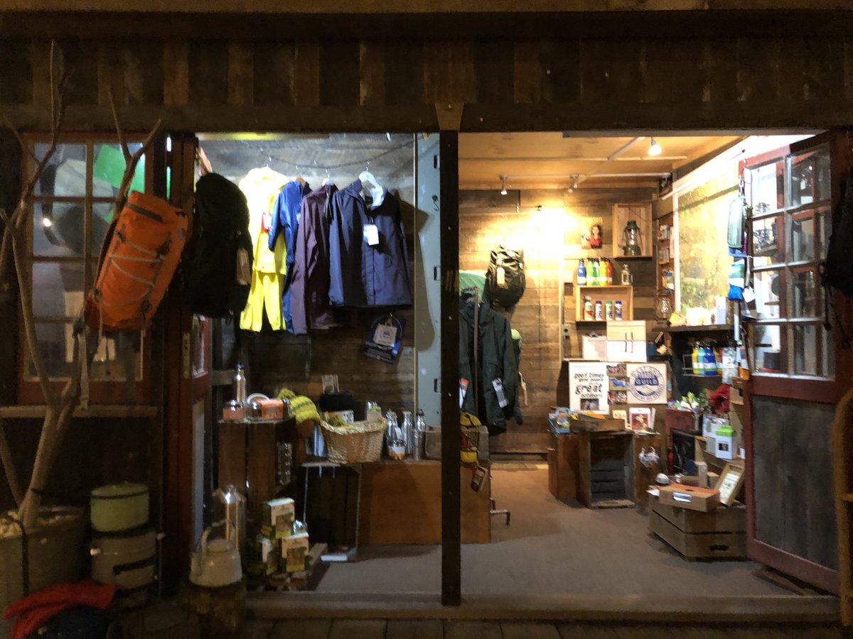 outdoorpeeps's tweet photo. Open from 11-6pm, stocking fillers and that special present for your adventurer... #GetOutdoors #shoplocal #socialenterprise #hackney #netilmarket #Christmas https://t.co/4Ai6yXHUIQ