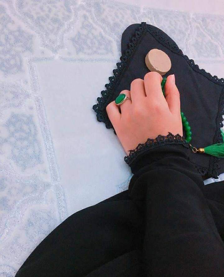 SAKEENAZAIDI786's tweet photo. Khud badh ke Sajdagah ne Chumi meri Jabi'n
Jb Mne Musalle pe kha Ya Ali swt Madad.
#HaiderParast https://t.co/GHwsPTULBS