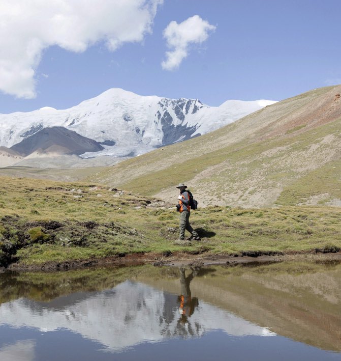 RyanPyle's tweet photo. It's Extreme Treks day on the Ryan Pyle Podcast. Today I speak at length about how my Extreme Treks television series was created and where we are today. Link: https://t.co/nVdTvbgkt0 | #ExtremeTreks #podcast #podcaster #podcastlife #ryanpylelive https://t.co/KnUWgzLgUw