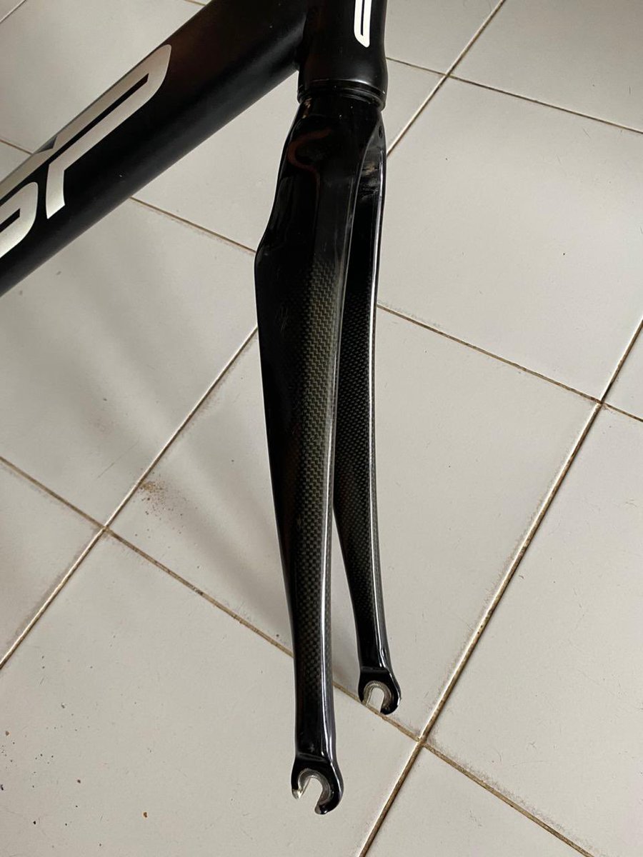 marcelgaduk's tweet image. fs frameset vsp trx 750 fork carbon 1,7 nego #fnfjb #frameset