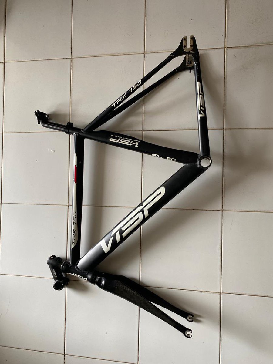marcelgaduk's tweet image. fs frameset vsp trx 750 fork carbon 1,7 nego #fnfjb #frameset