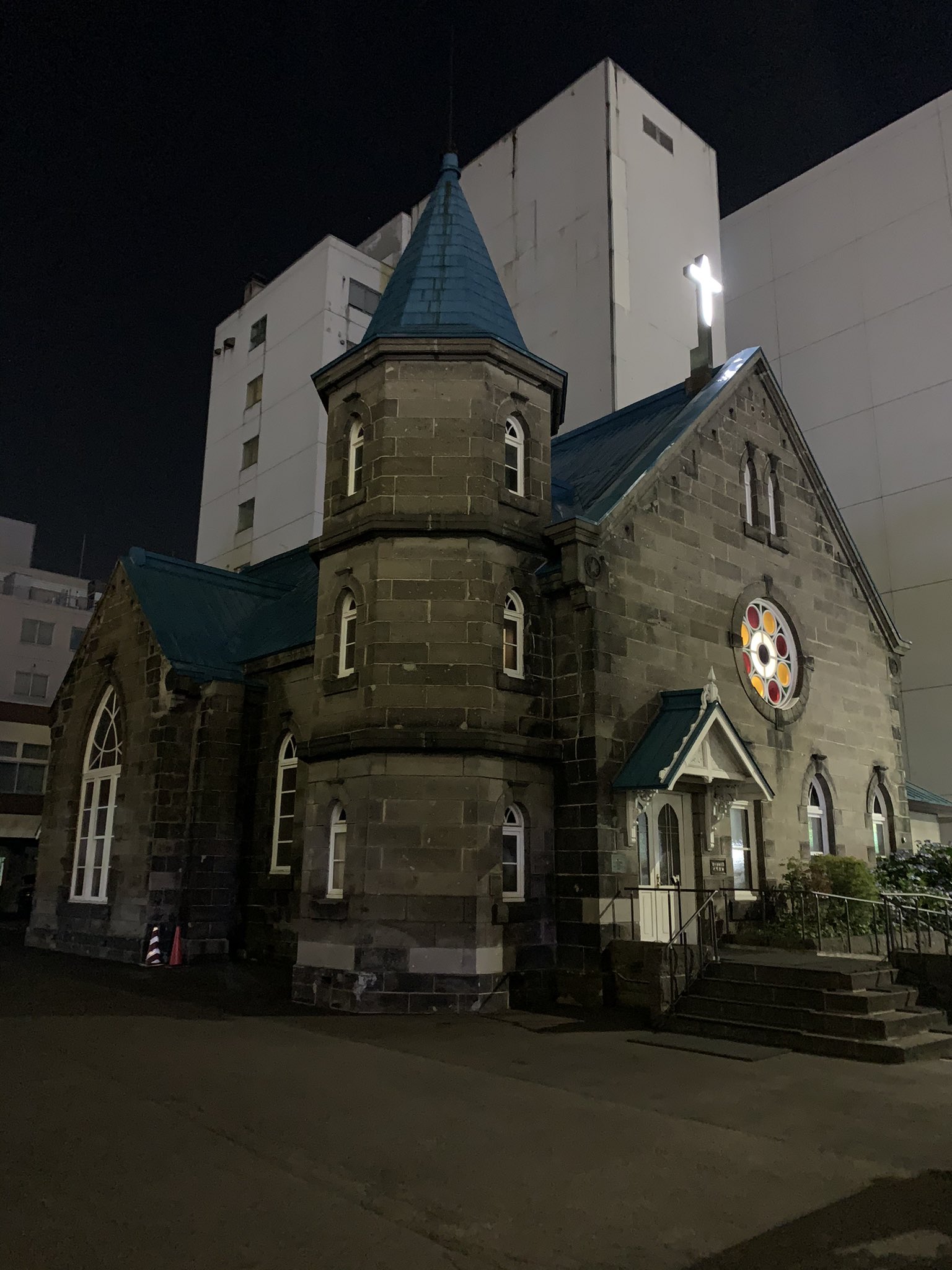 マドゥリ ゴールデンカムイ 24巻に出てきた聖地 札幌 日本基督教団札幌教会 札幌 時計代 開拓の村 札幌停車場 出入り口 T Co Fkq5n0babc Twitter