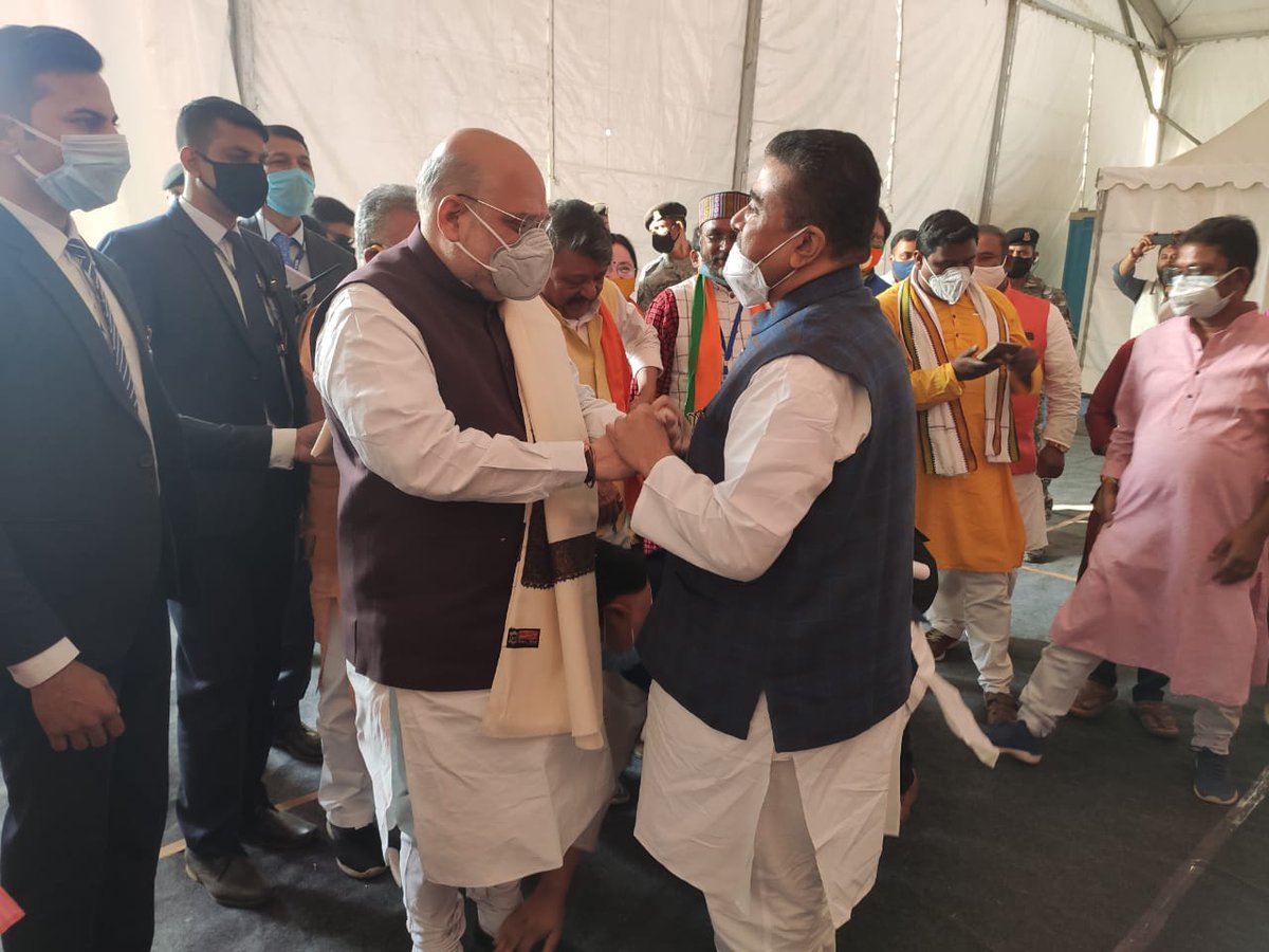 Shahnazsays's tweet photo. जो कल वहां थे वो आज यहां है, कल कहीं और....
#ItsPolitics
#PictureoftheDay
#AmitShah
#AmitShahInBengal
#BengalPolitics https://t.co/RLwabx8Wnh