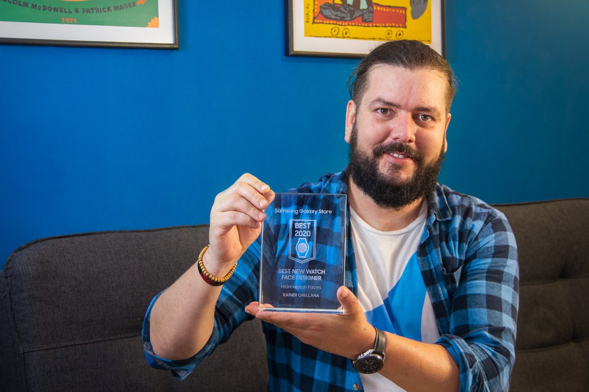 14ymedio's tweet photo. De Santa Clara a Montevideo, el recorrido exitoso de un emigrante cubano https://t.co/aNjYOQF8ep 👉 Rainer Orellana Yedra acaba de ser premiado por Samsung como el mejor diseñador de esferas de relojes del 2020 https://t.co/p9lyDzz3G6