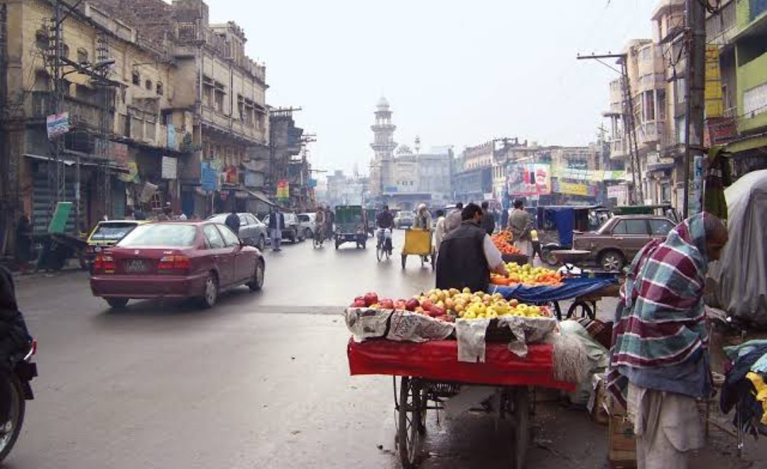 Rawalpindi is the most natural city of Pakistan. The majority is a struggling middle class who works out of their skin to ensure their children get a good quality of education. It has a lackadaisical outlook because it lacks the veneer of Islamabad's pomposity. 1/3
