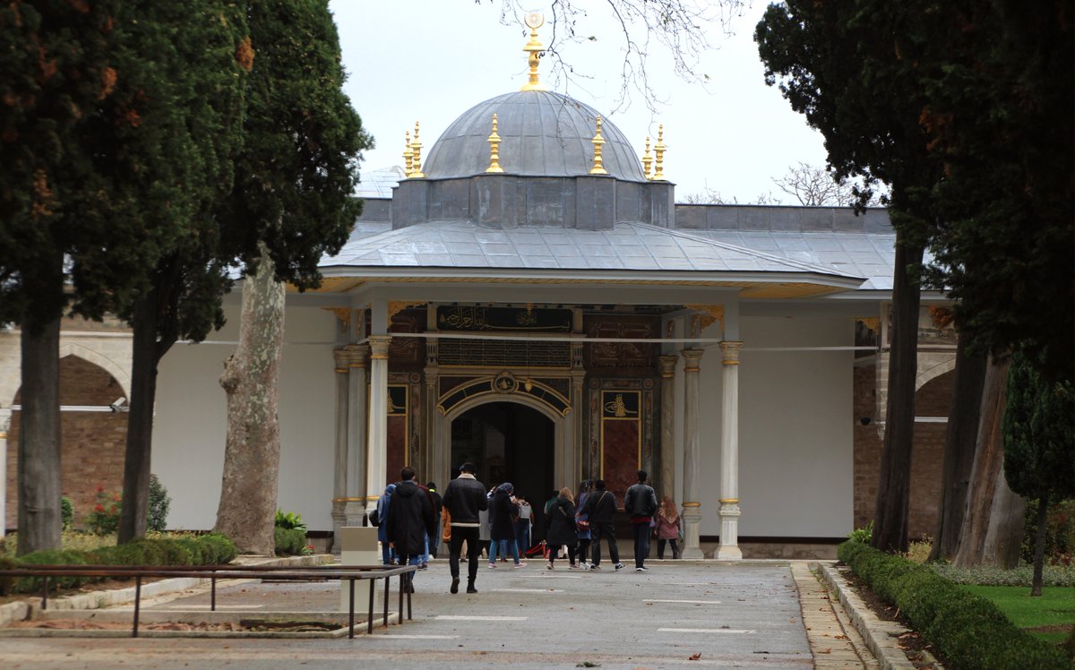 ysnkrbck34's tweet photo. Bâbüssaâde, Topkapı Sarayı (The Gate of Felicity, Topkapı Palace) https://t.co/GX1wIL8QhN