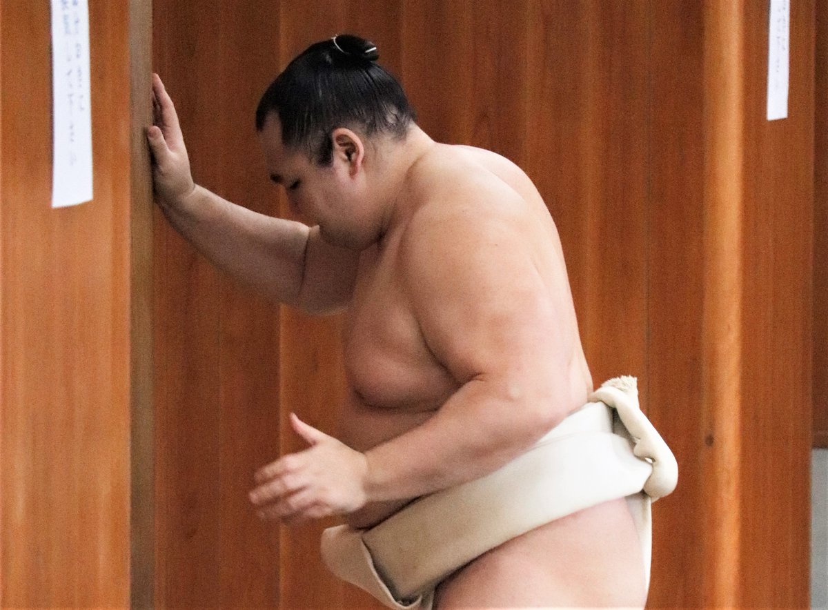 日本相撲協会公式 合同稽古 鉄砲をする白鵬 鶴竜 Sumo 相撲 一月場所 初場所