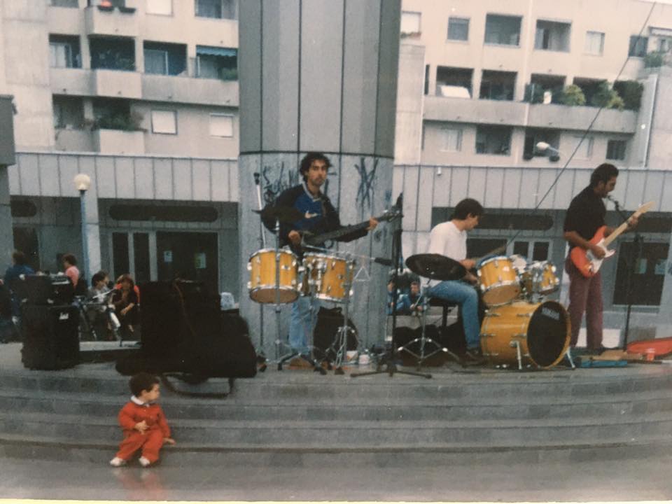 GarageBeat's tweet image. I Recidivi (Surreal Beta Garage Band) live in Milan, 1998
#surrealbeatgarageband
#liveinmilan
#barona
#lacasadeitopi
#venusia