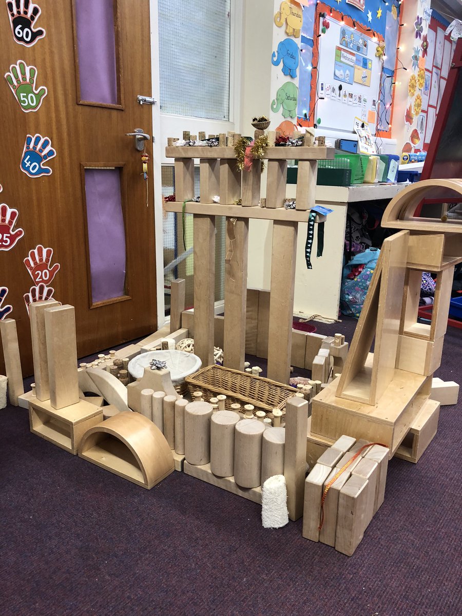 karlacpearce's tweet photo. A few more fabulous creations from our indoor and outdoor block play areas. This week children were keen to decorate their structures for Christmas! #blockplay #blocksrock #notjustplaying #earlymaths #mathsthroughplay #play4p1 #teamwork #collaboration #problemsolving https://t.co/OAqGNn0AM6