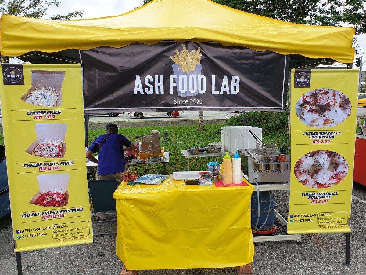ASHFOODLAB's tweet photo. Opening Today!!! Our First Kiosk
Carving For Melted Cheese???

Can Try Our Menu😊

Let's Order Our MELTED CHEESE FRIES🍟
We Use Quality Mozzarella Cheese🧀
Melted It And Topping With Fries That Will Make Your Stomach Full Of  Cheese
@viralperak @MohKeIpoh

#ipohstreetfood https://t.co/IPo5mO5ge1
