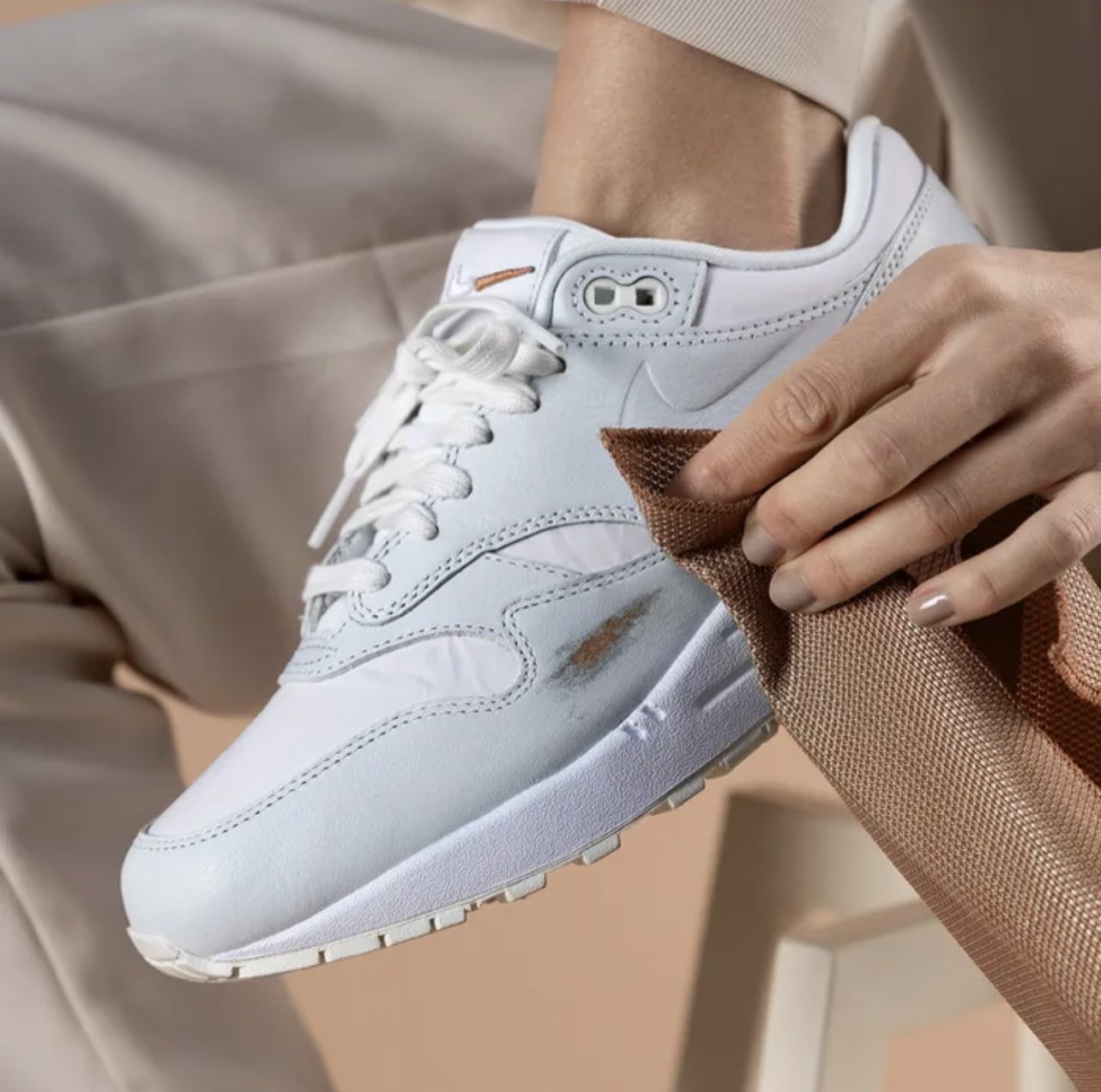 SNKR TWITR on X Nike Air Max 1 His and Hers Pack on BSTN His https t 7S6v79Gs32 Hers https t ZFGUJlRDiB Global shipping AD https t hp3qZV36JK X