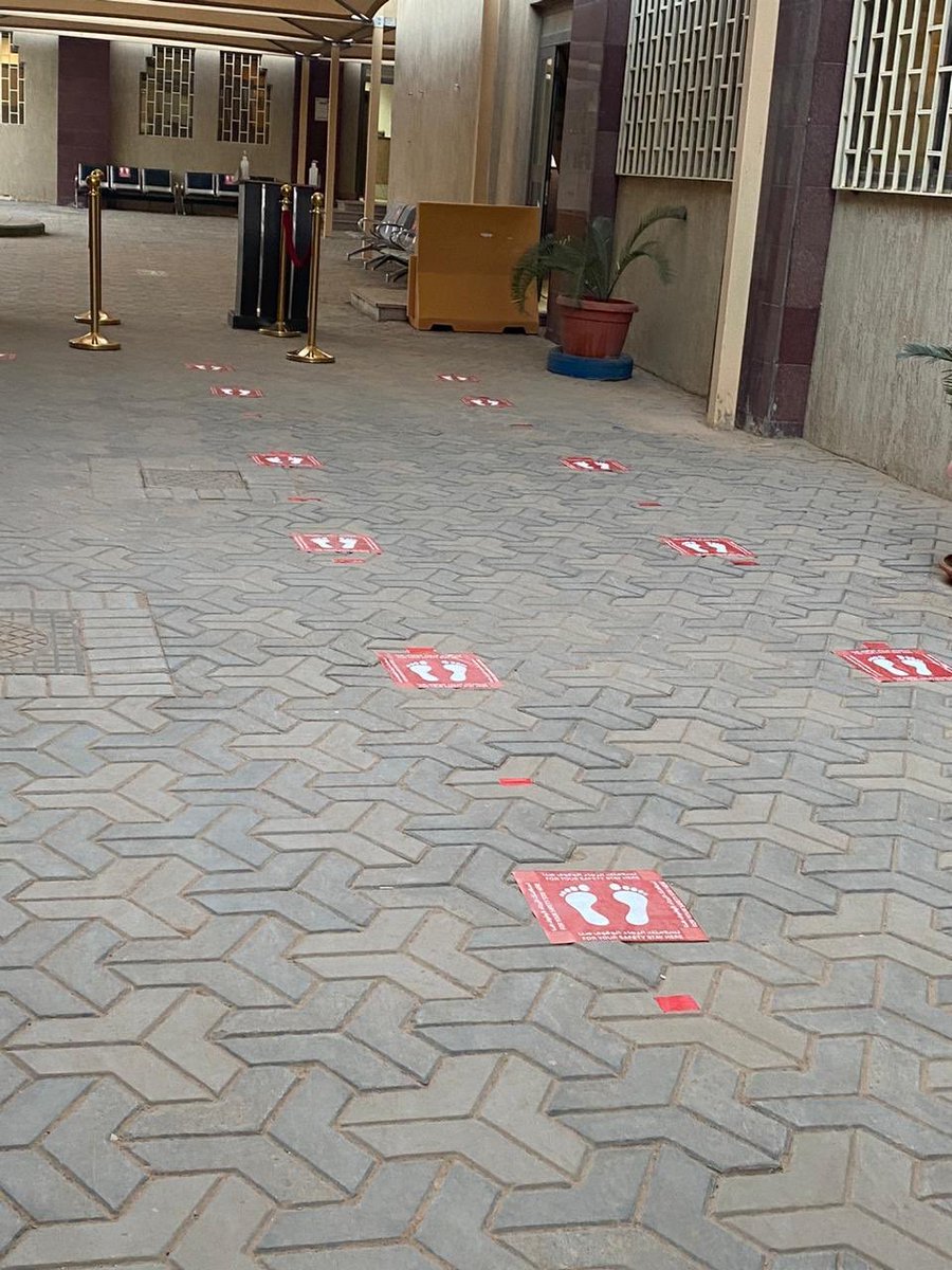 U_Tabuk's tweet photo. وكيلة #جامعة_تبوك لشؤون الطالبات د.فاطمة الطلحي تتفقد القاعات الدراسية لاستقبال الطالبات في أول أيام الامتحانات الحضورية لهن وسط تطبيق الإجراءات الاحترازية.

@U_Tabuk https://t.co/BwDmPYNoK3