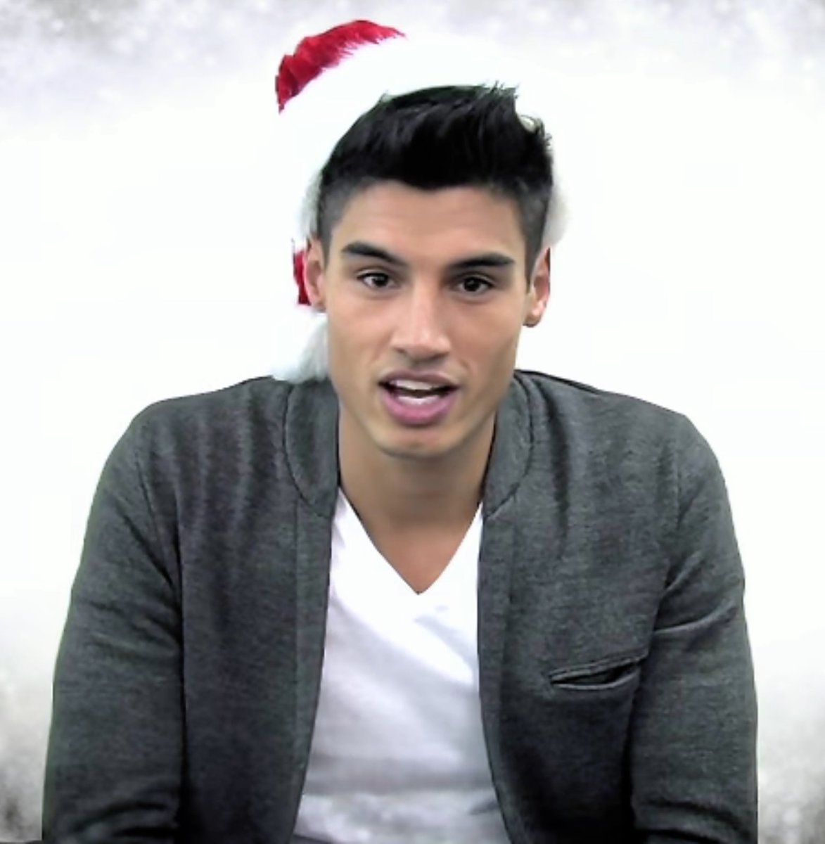 Inspiredbyabjay's tweet photo. #VeryHappySivaChristmasSaturday to all my dear friends
This #BeautifulMan @SivaKaneswaran is always so well prepared for #Christmas with the help of his #beautiful @Nare_esha
#MerryChristmas to them both too!
🎄🎁🎊🎈🎉
#StaySafeStayHealthy😷
#PositivityForTom https://t.co/ye1KRs0IjN