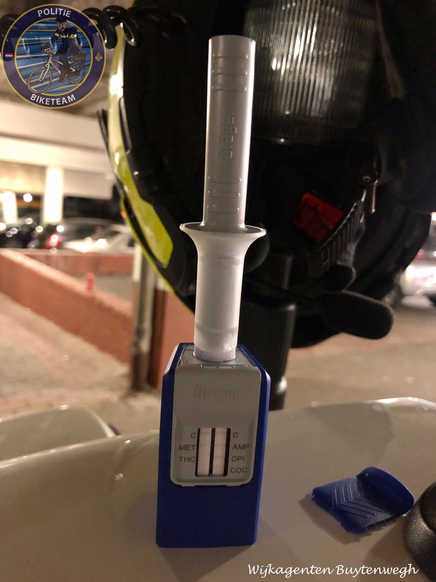 WA_Buytenwegh's tweet photo. Gisterenavond, omstreeks 22:00 uur, viel auto op door #rijgedrag. Bestuurder op #Sweelinckrode gecontroleerd.
#Speekseltest positief #THC.
De 29-jarige man uit Den Haag #aangehouden.
Aan het bureau is #bloed afgenomen + PV opgemaakt.
#politie #zoetermeer #buytenwegh #onderinvloed https://t.co/gFeNl8ZLXc