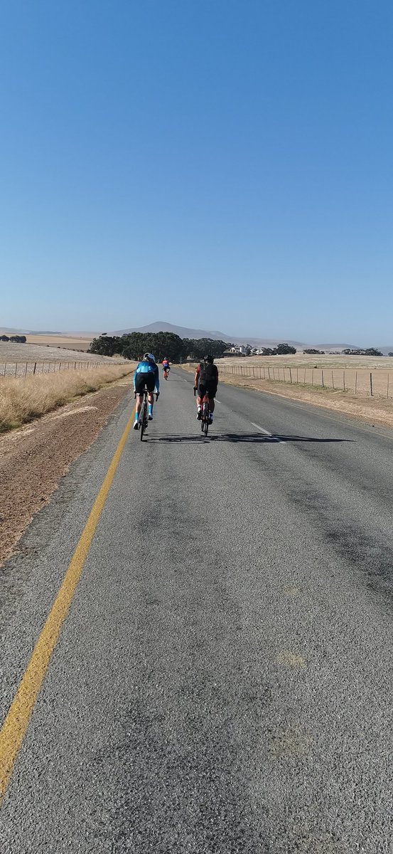 cape365's tweet photo. Loveleh mornin ride out towards Durbanville missing all that wind 🌬️ #saturdayride #cyclesdirect https://t.co/r3k5RxuSq1