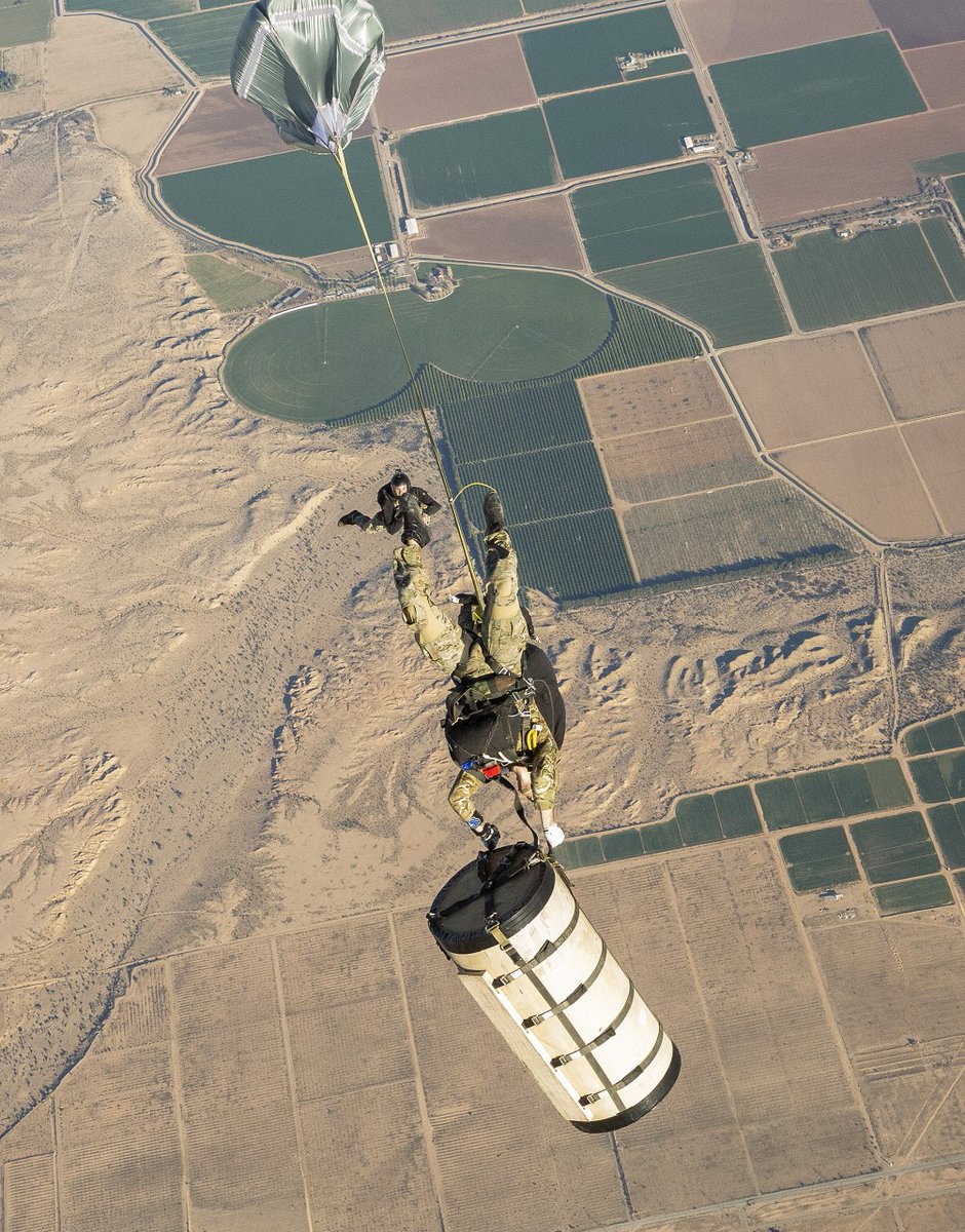 RAFBrizeNorton's tweet photo. Our 7th Fact at Christmas๐
Airborne Delivery Wing have completed a MILLION low level parachute training descents in its 70 history ๐ช This equates to 189,393,939.394 miles! https://t.co/4jX5R5Fg3L