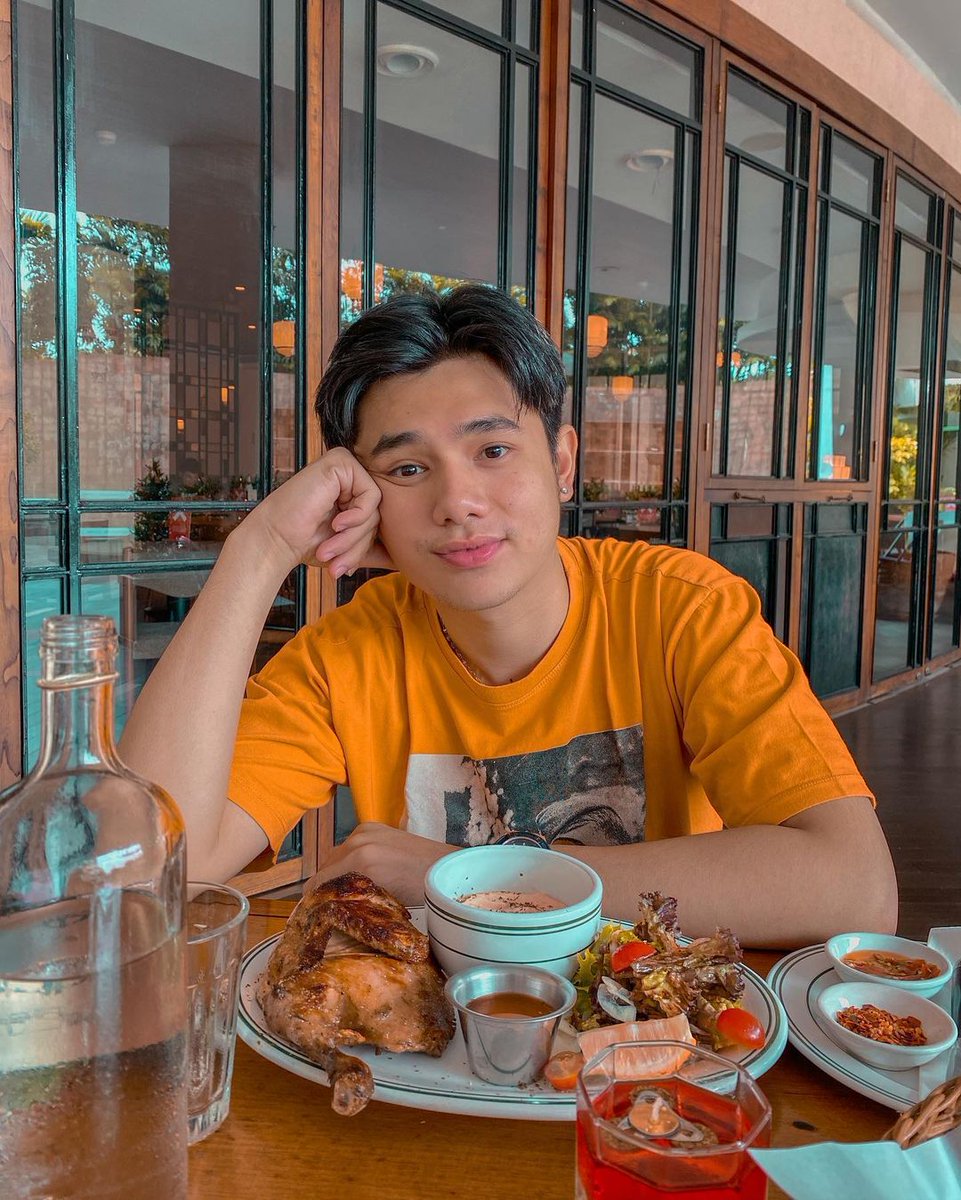 raynwikaya_'s tweet photo. Makan bang https://t.co/bv8quovzwk