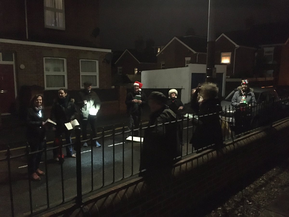 LongleyCook's tweet photo. At such a difficult time it is so uplifting to hear the @amnesty carol singers in our street again here in Salisbury at Christmas time. So beautiful. And a reminder not to forget human rights around the world. https://t.co/pgbWJ09OZK